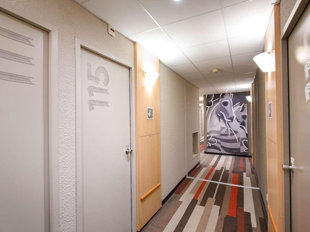 Ibis Brignoles Provence Verte Rom bilde